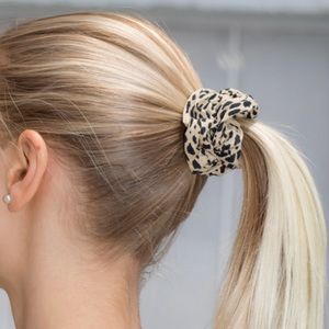 Brandy Melville cheetah/leopard print scrunchie